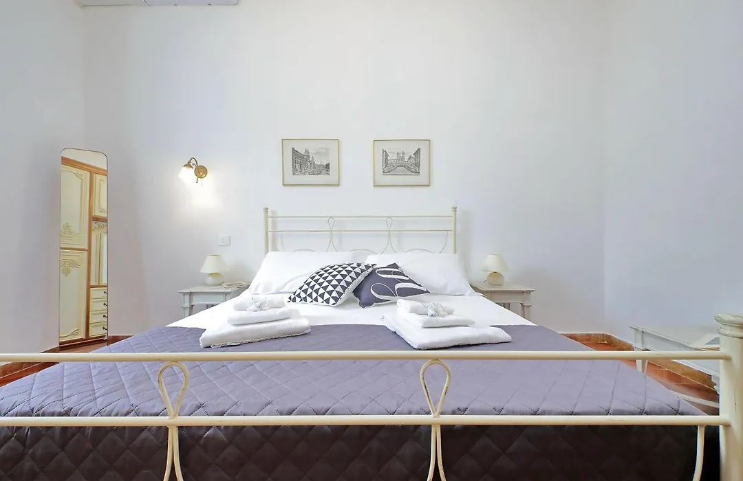 4Bnb - Queen Mary Vatican Home-1