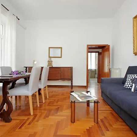 4Bnb - Queen Mary Vatican Home-3
